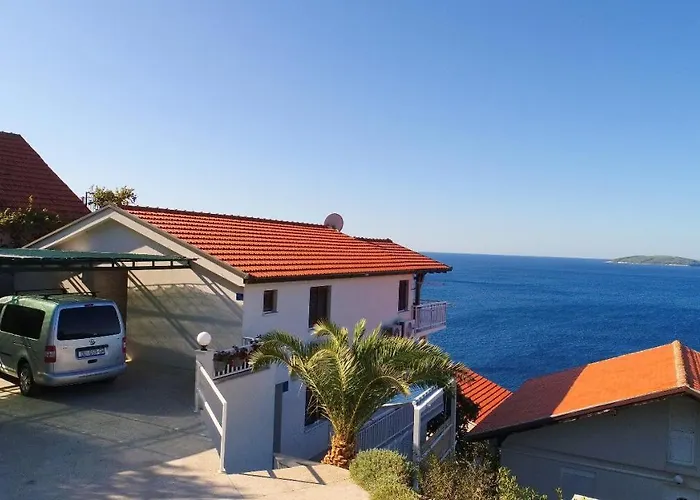 Seaside Hrkac Apartment Orebić